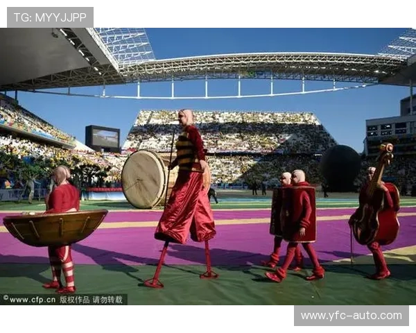 足球明星吉米与球迷亲密合影展现温暖瞬间和足球魅力