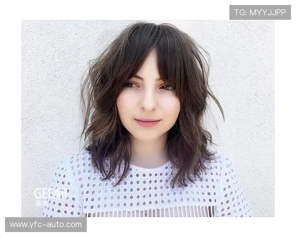 足球明星发型灵感分享女生也能轻松驾驭的时尚造型推荐