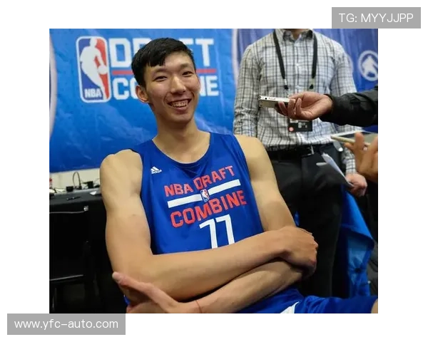 足球明星周琦精彩瞬间图片集展现他的运动魅力与风采 足球明星周琦精彩瞬间图片集展现他的运动魅力与风采