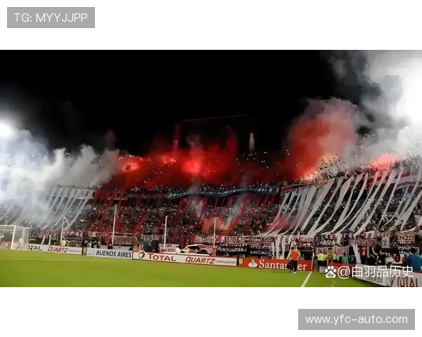 足球明星因场外冲突与他人发生激烈争执引发媒体热议与球迷关注 足球明星因场外冲突与他人发生激烈争执引发媒体热议与球迷关注